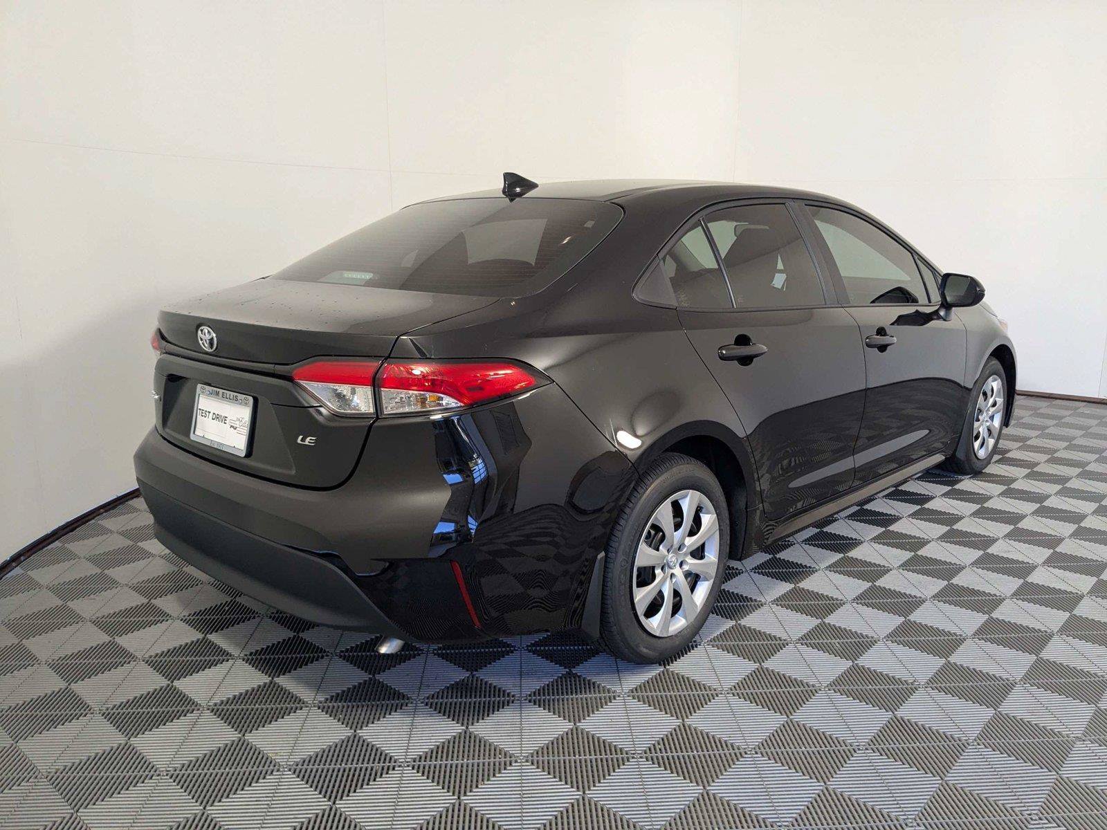 New 2027 Toyota Corolla LE FWD image 4