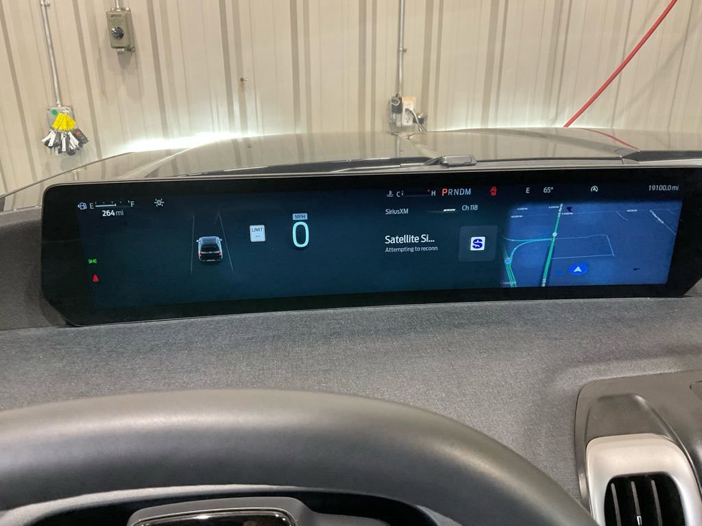 Used 2025 Ford Expedition Active image 18