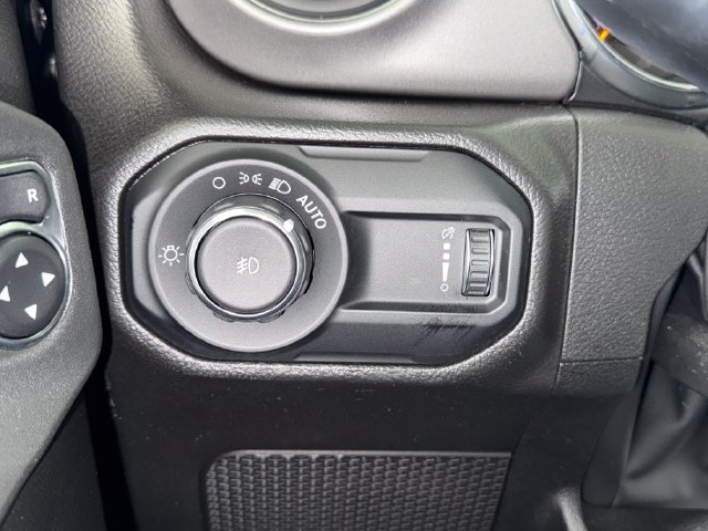 Used 2023 Jeep Wrangler Unlimited Sport AWD/4WD image 33