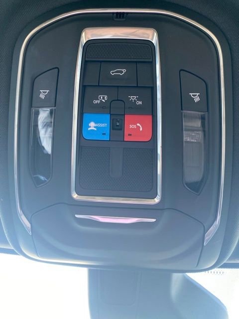 Used 2025 Jeep Grand Cherokee Limited image 16