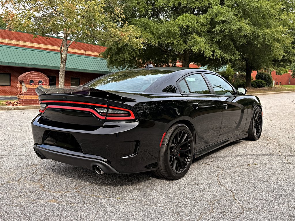 Used 2018 Dodge Charger R/T RWD image 5
