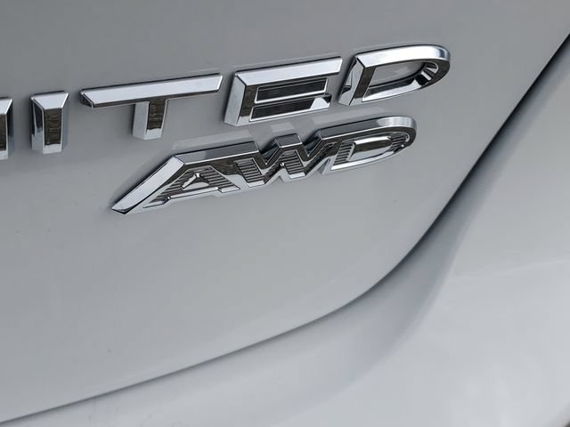 New 2026 Chrysler Pacifica Limited w/ Trailer Tow Group AWD/4WD image 6