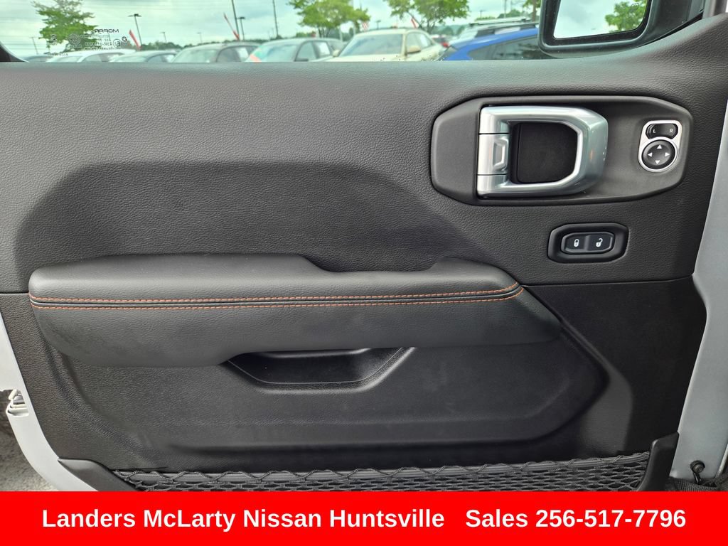 Used 2023 Jeep Gladiator Mojave w/ LED Lighting Group AWD/4WD image 17