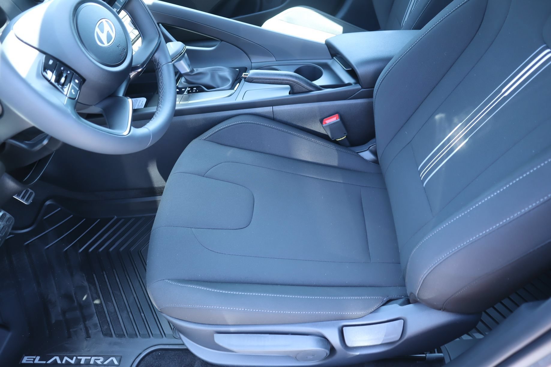 New 2026 Hyundai Elantra Sport FWD image 16