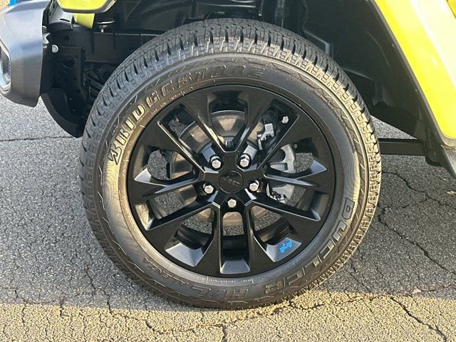 Certified 2022 Jeep Wrangler Unlimited Sahara w/ Cold Weather Group image 14