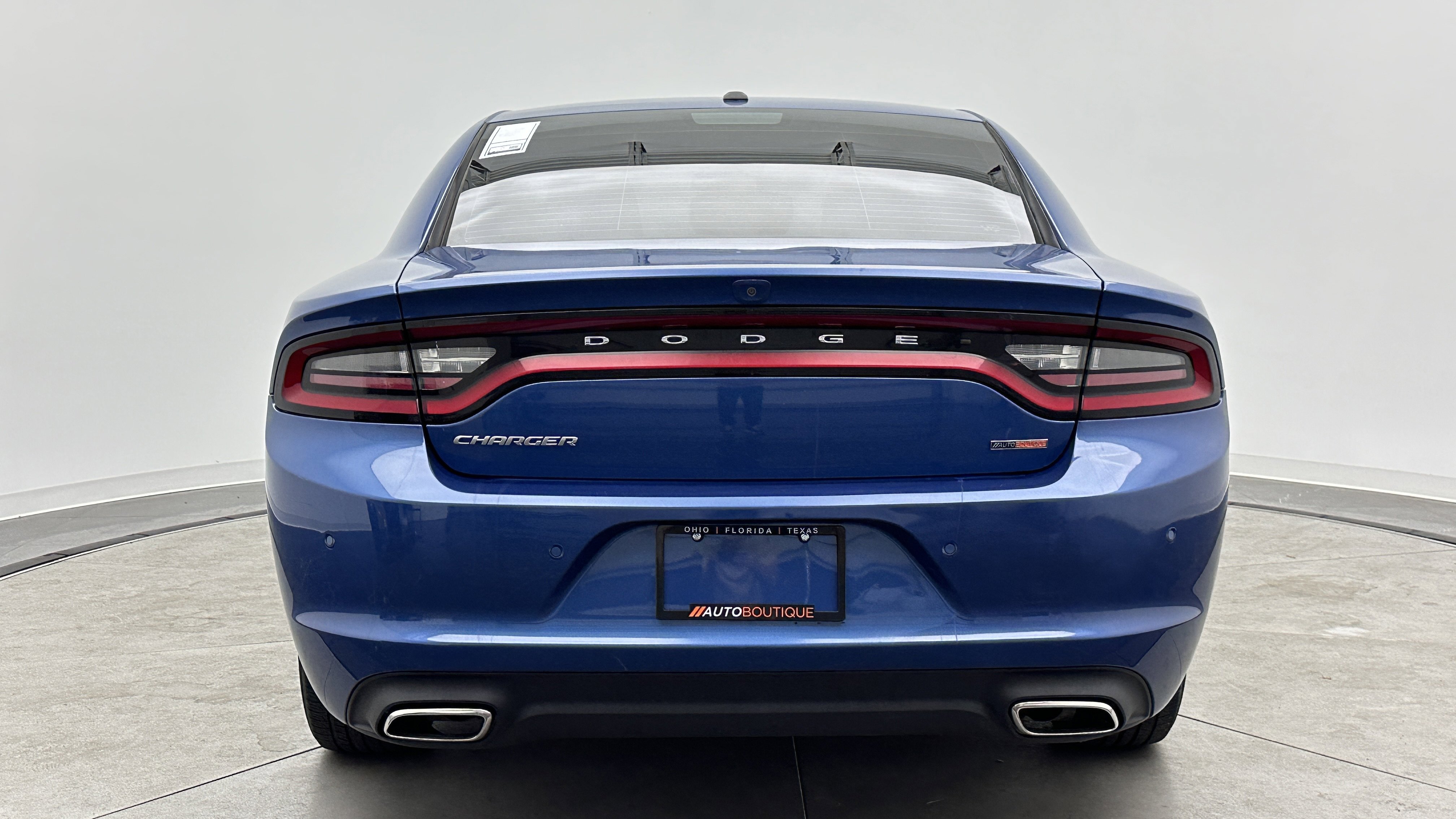 Used 2022 Dodge Charger SXT w/ Leather Interior Group RWD image 7