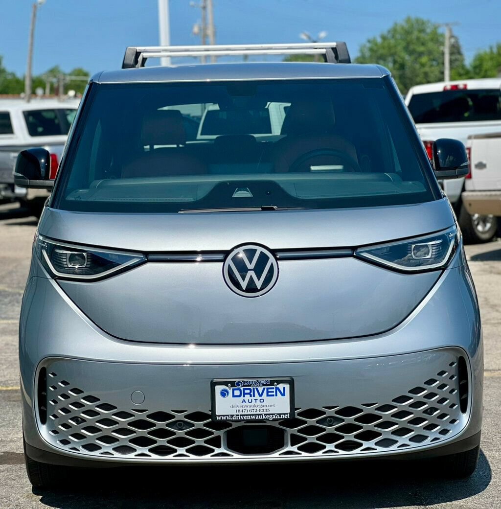 Used 2025 Volkswagen ID. Buzz Pro S RWD image 7