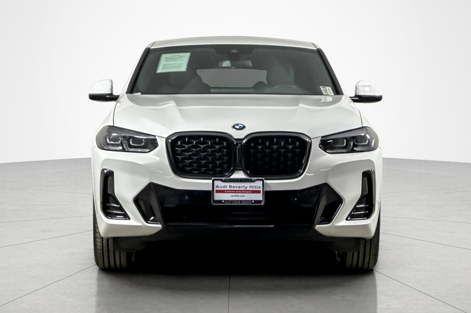 Used 2023 BMW X4 xDrive30i w/ M Sport Package AWD/4WD image 8