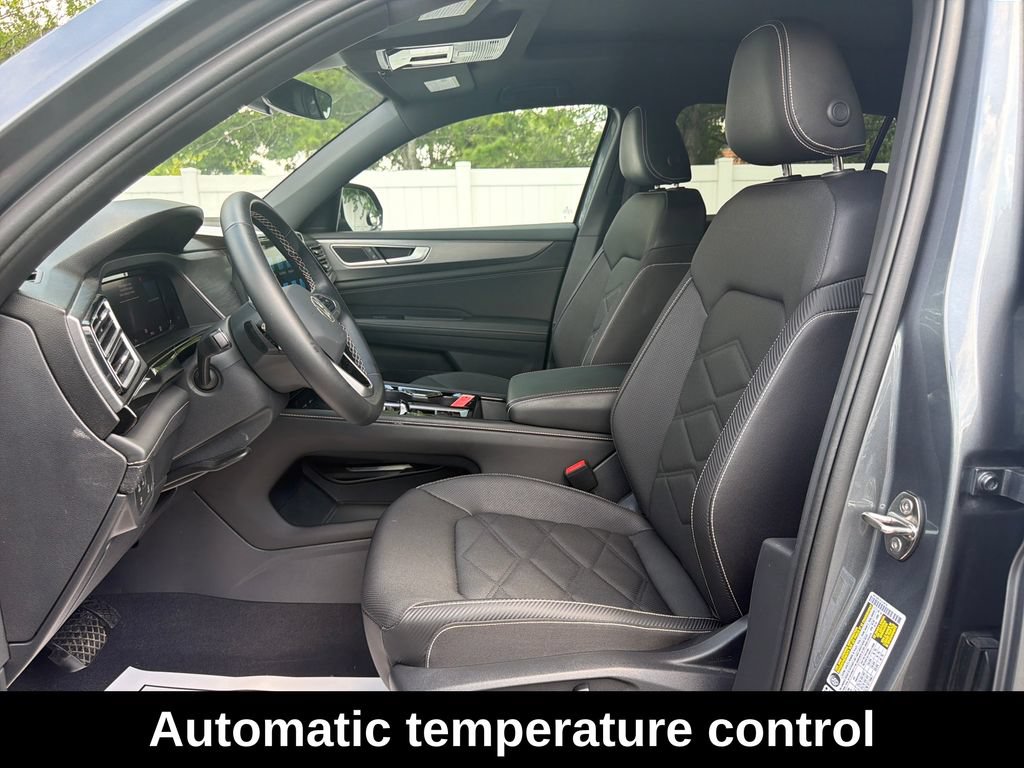 Used 2025 Volkswagen Atlas Cross Sport SE w/ Panoramic Sunroof Package FWD image 11