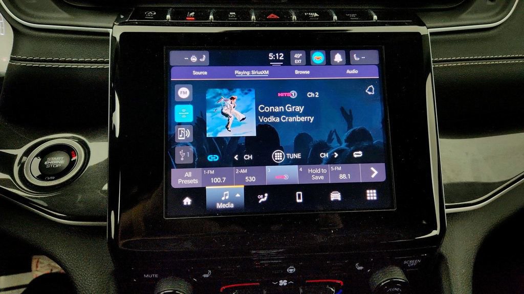 Used 2022 Jeep Grand Cherokee Laredo w/ Luxury Tech Group I image 15