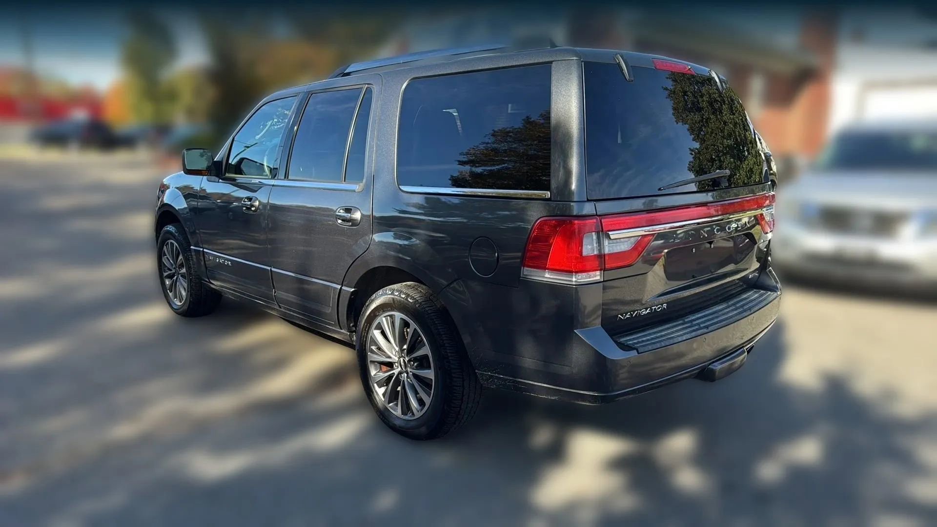 Used 2015 Lincoln Navigator 4WD image 7