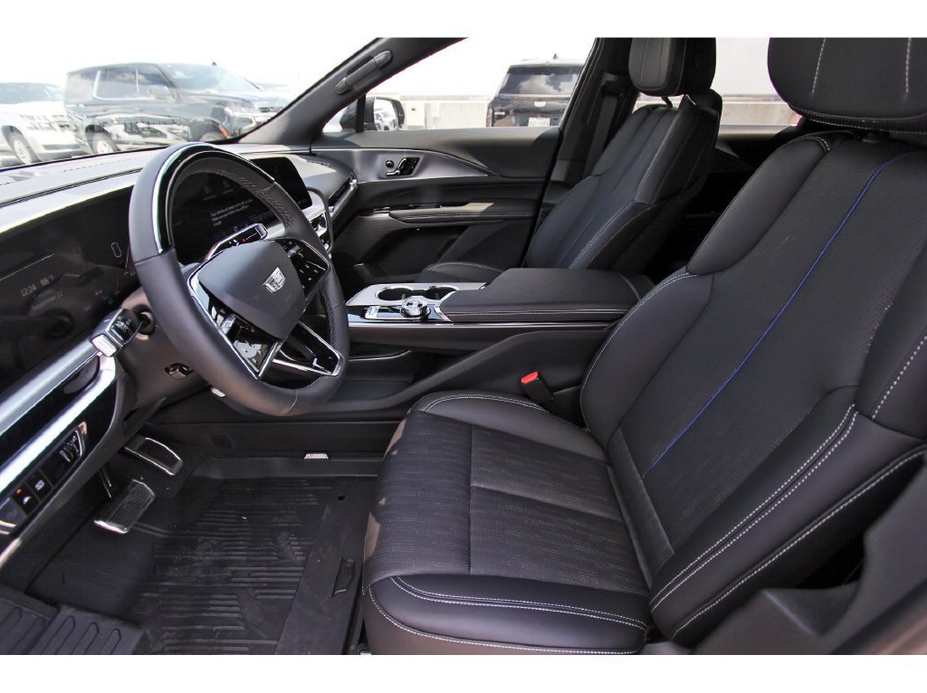 New 2027 Cadillac Lyriq Luxury RWD image 6
