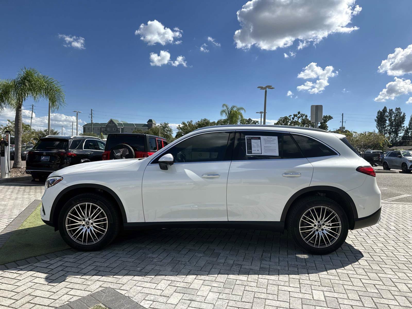Certified 2023 Mercedes-Benz GLC 300 image 3