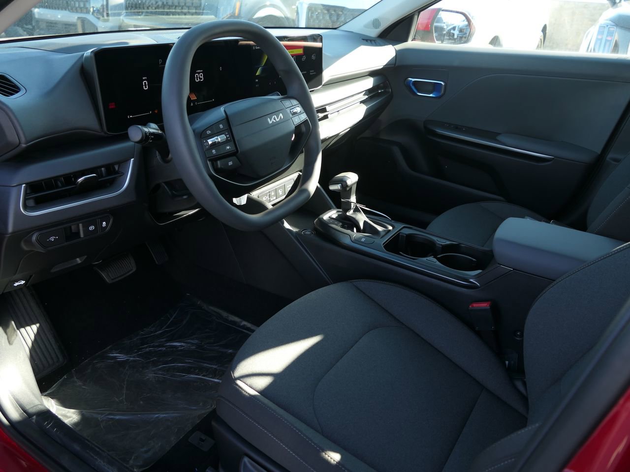 New 2025 Kia K4 LXS image 8