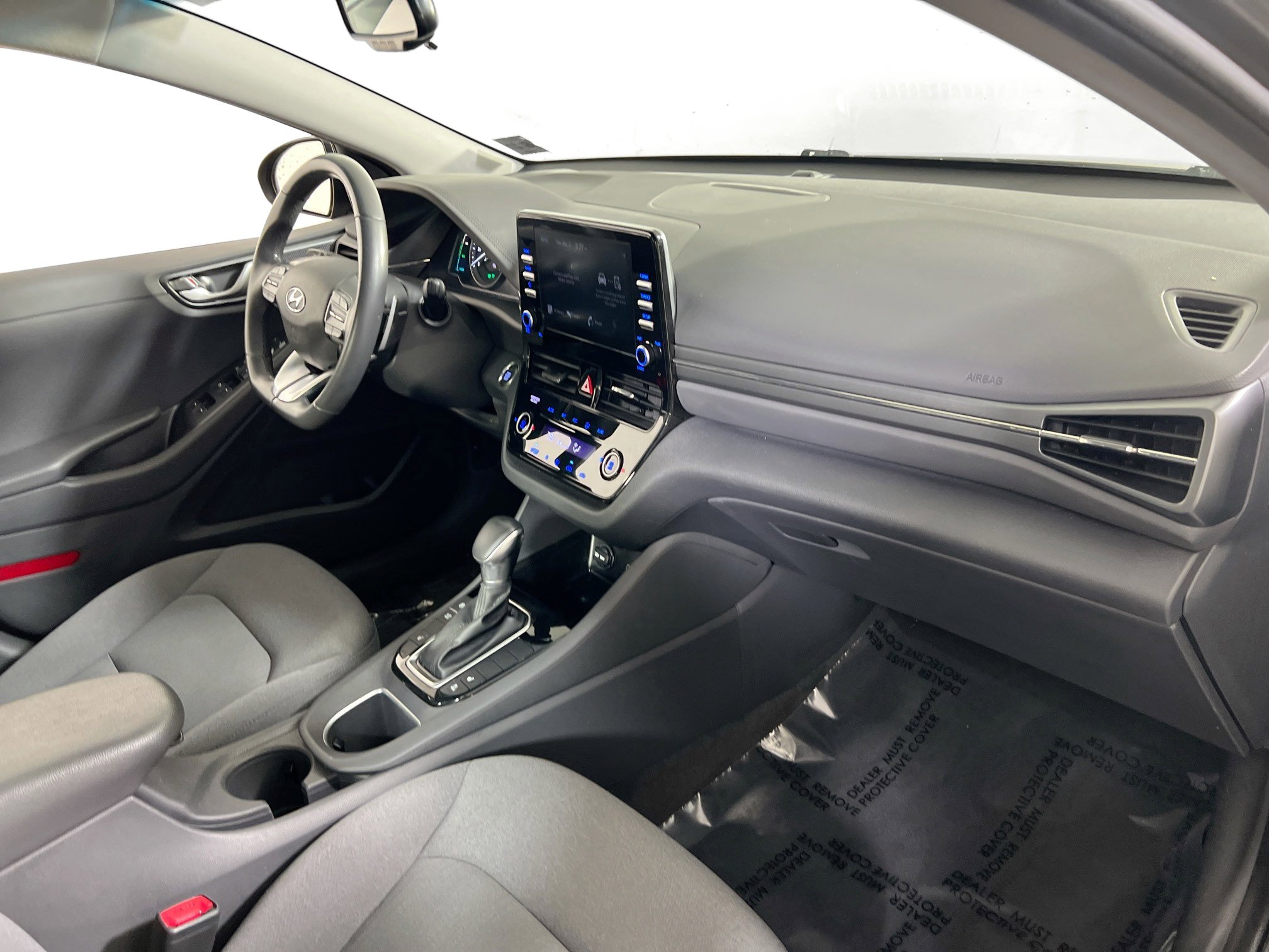 Used 2022 Hyundai Ioniq SE FWD image 27