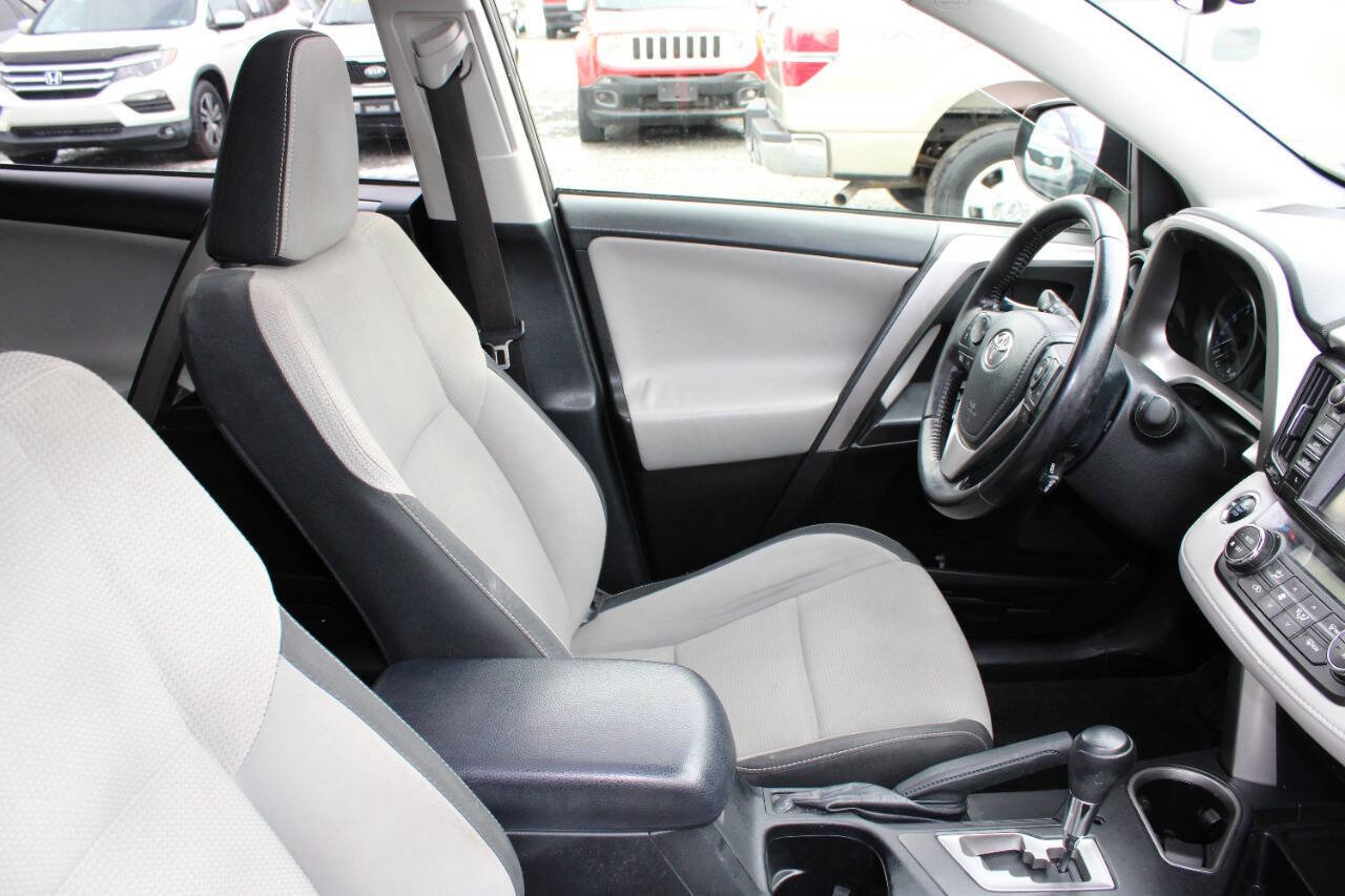 Used 2017 Toyota RAV4 XLE image 11
