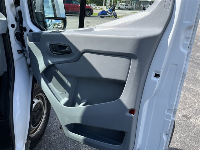 Used 2018 Ford Transit 150 XL RWD image 32