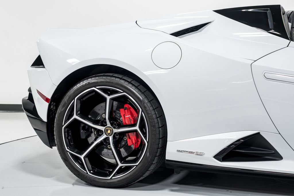 Used 2022 Lamborghini Huracan EVO RWD image 53