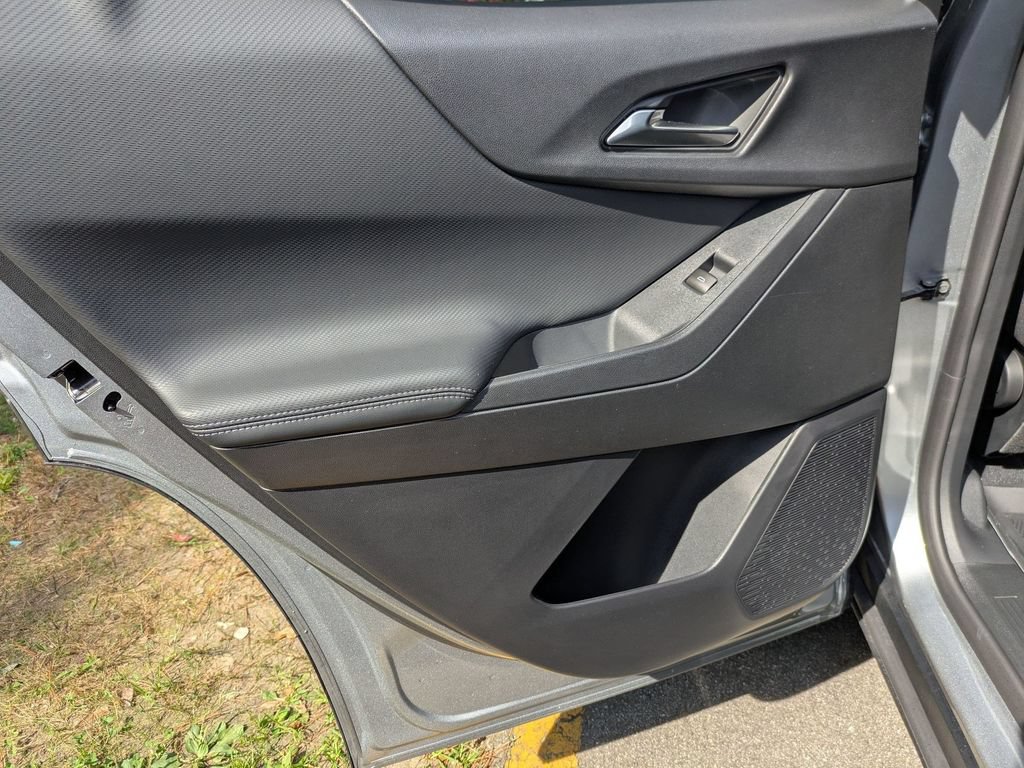New 2026 Chevrolet Equinox LT w/ Safety and Technology Package FWD image 24
