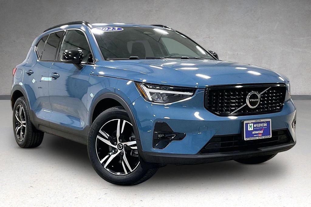 Certified 2023 Volvo XC40 B5 Plus w/ Climate Package AWD/4WD image 3
