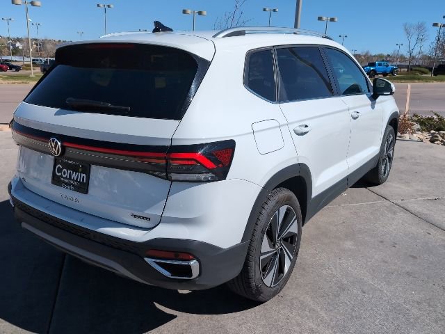 Used 2025 Volkswagen Taos SE AWD/4WD image 10