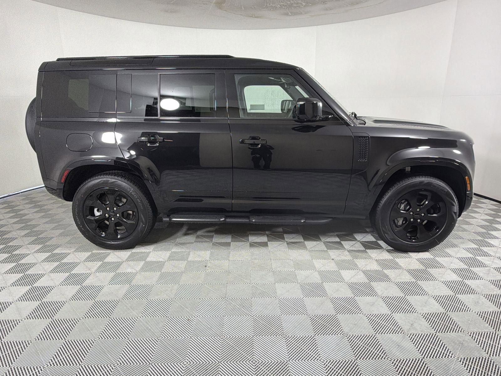 New 2026 Land Rover Defender 110 X-Dynamic SE image 6
