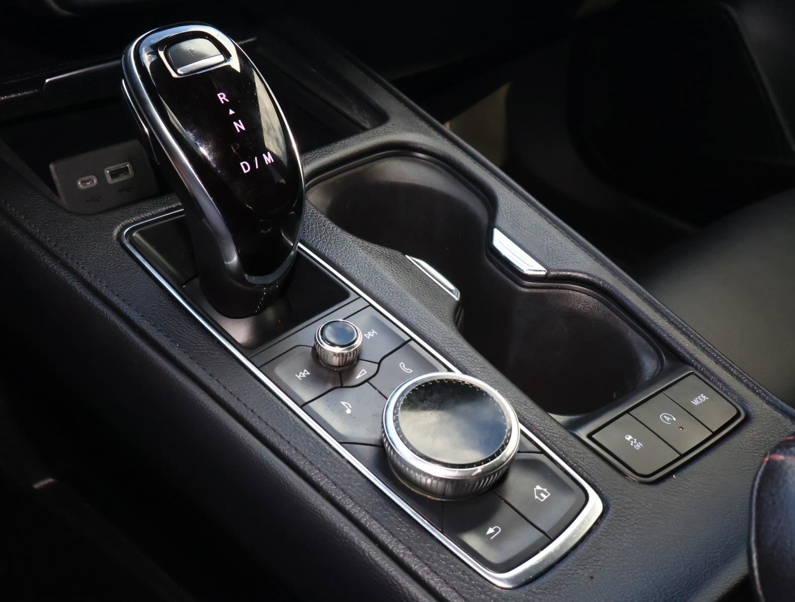 Certified 2023 Cadillac XT4 Sport w/ Technology Package image 32