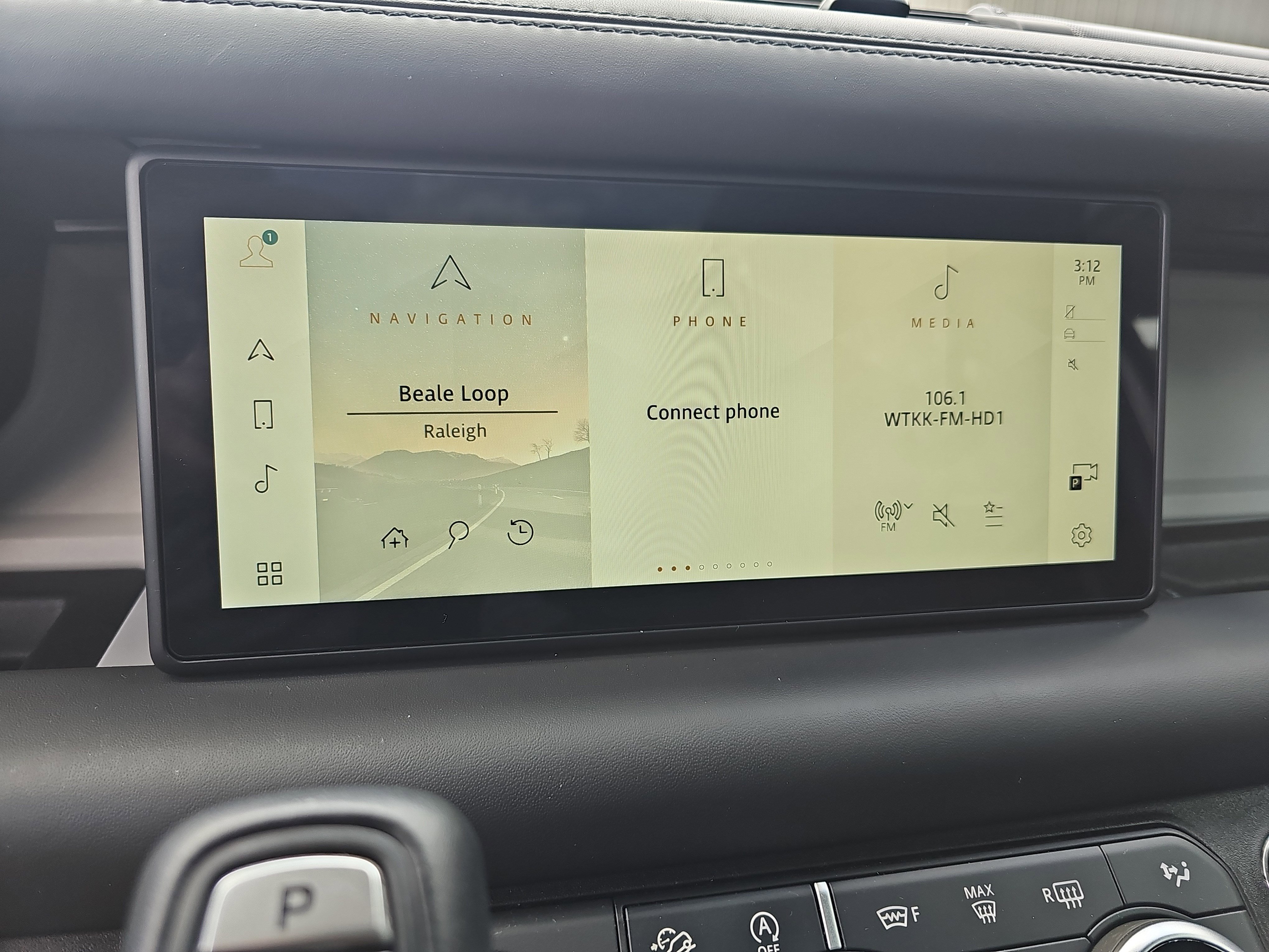 Used 2024 Land Rover Defender 110 X-Dynamic SE image 23