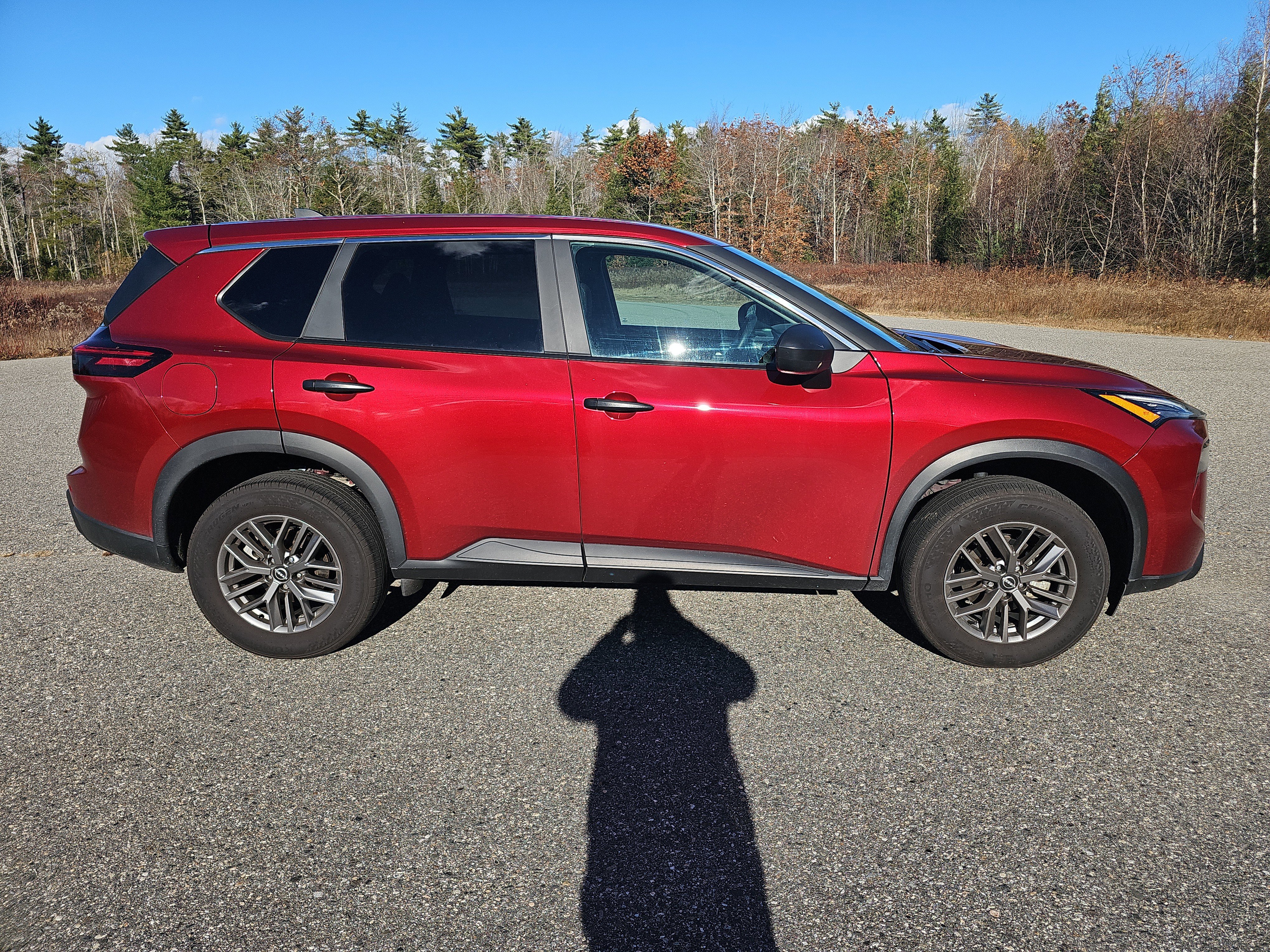 Certified 2025 Nissan Rogue S image 4