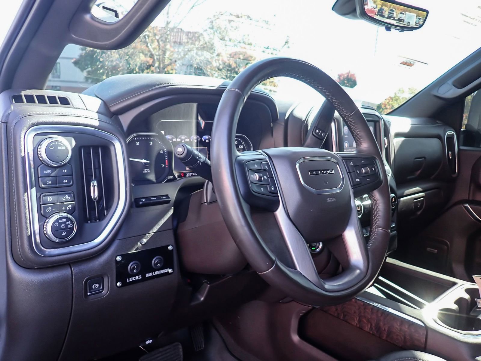 Used 2022 GMC Sierra 3500 Denali w/ Denali Ultimate Package image 14