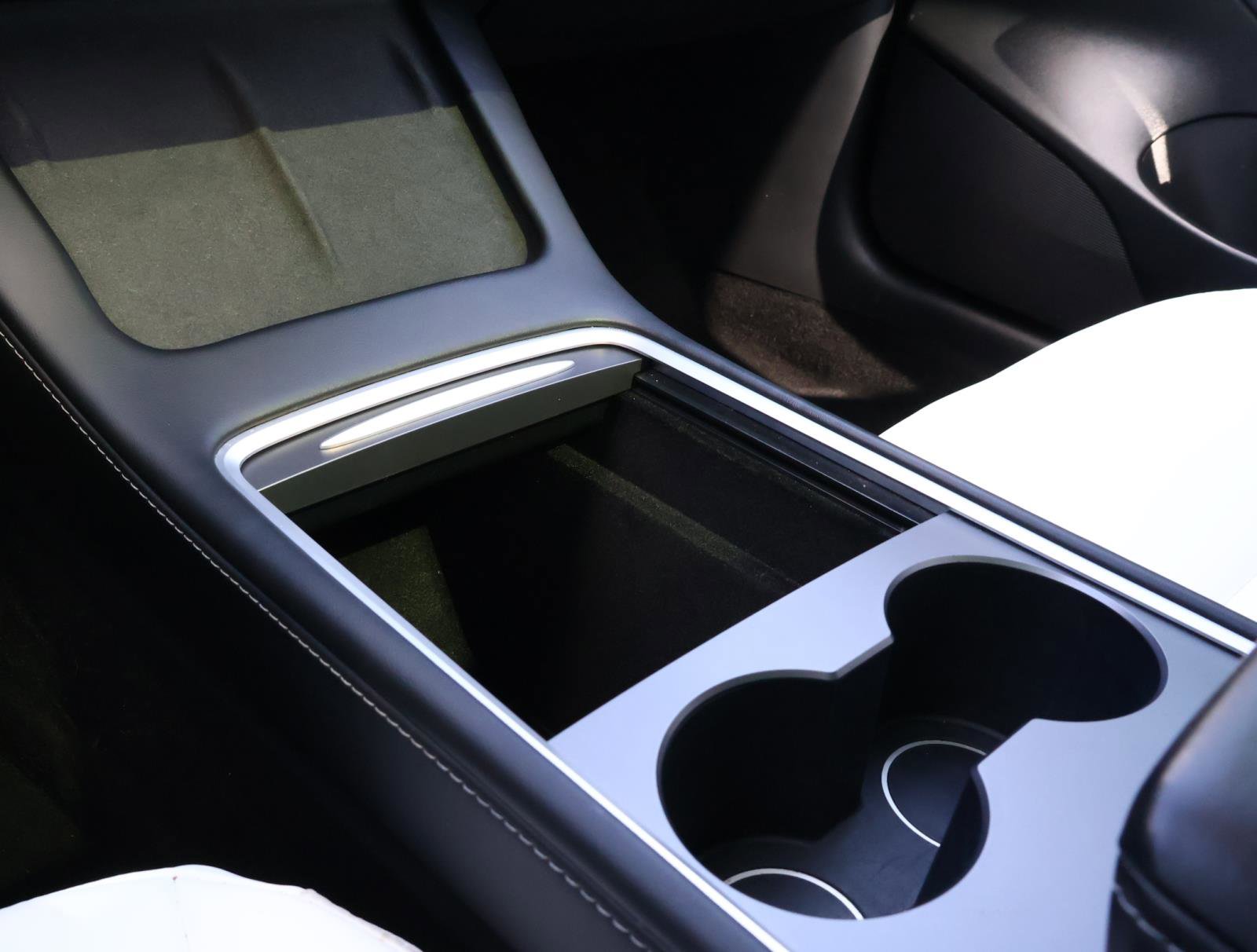 Used 2023 Tesla Model 3 Standard Range image 19