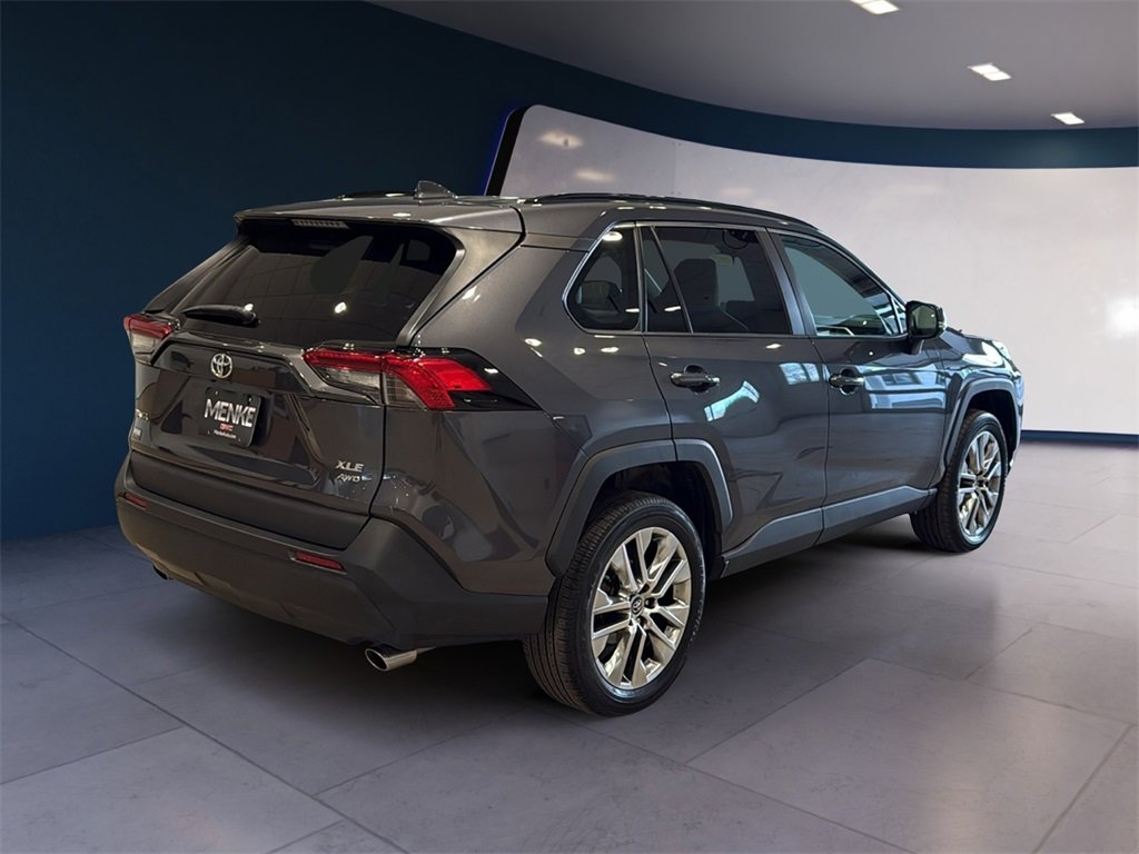 Used 2019 Toyota RAV4 XLE Premium image 7