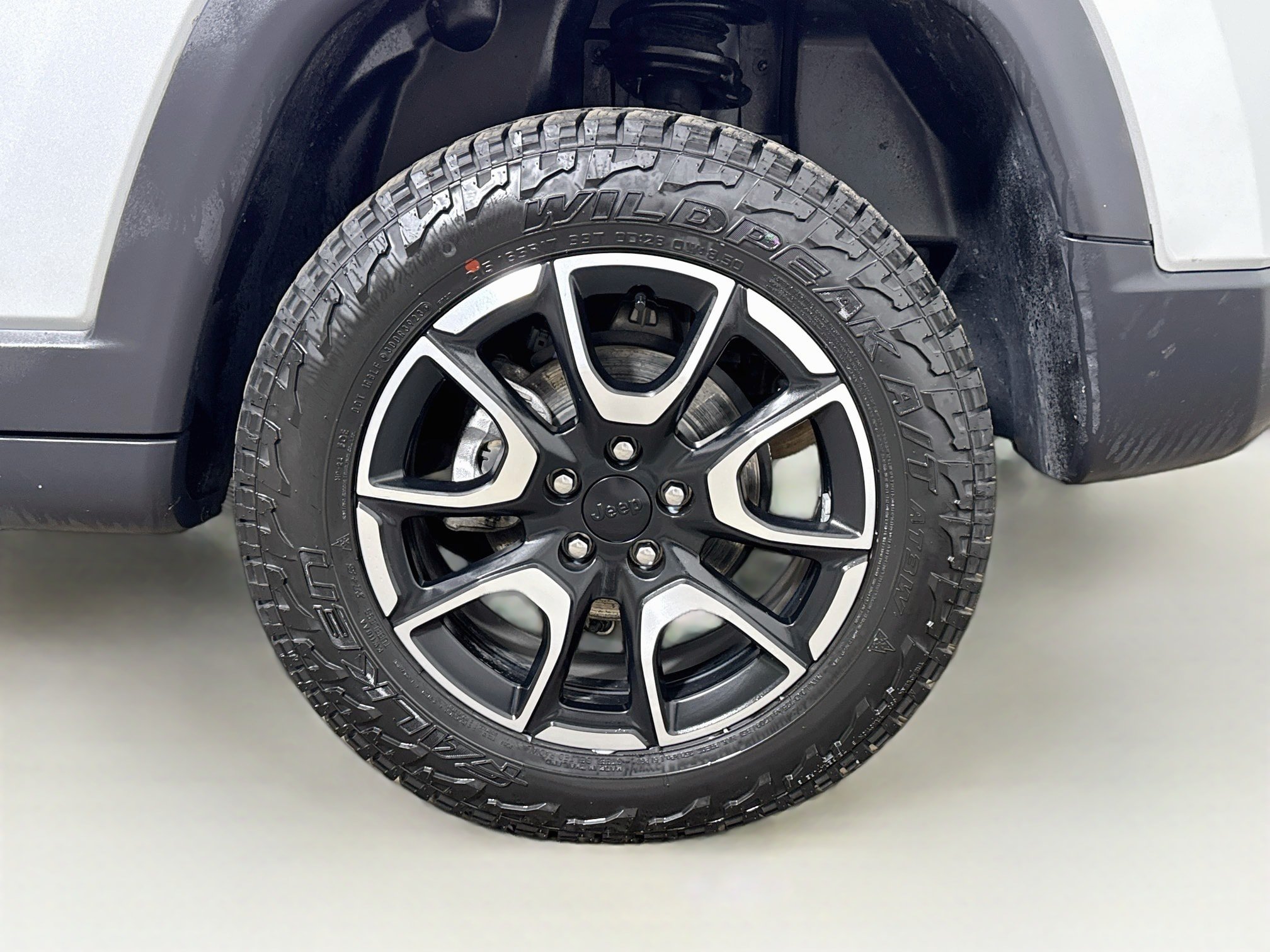 Used 2024 Jeep Compass Trailhawk AWD/4WD image 27