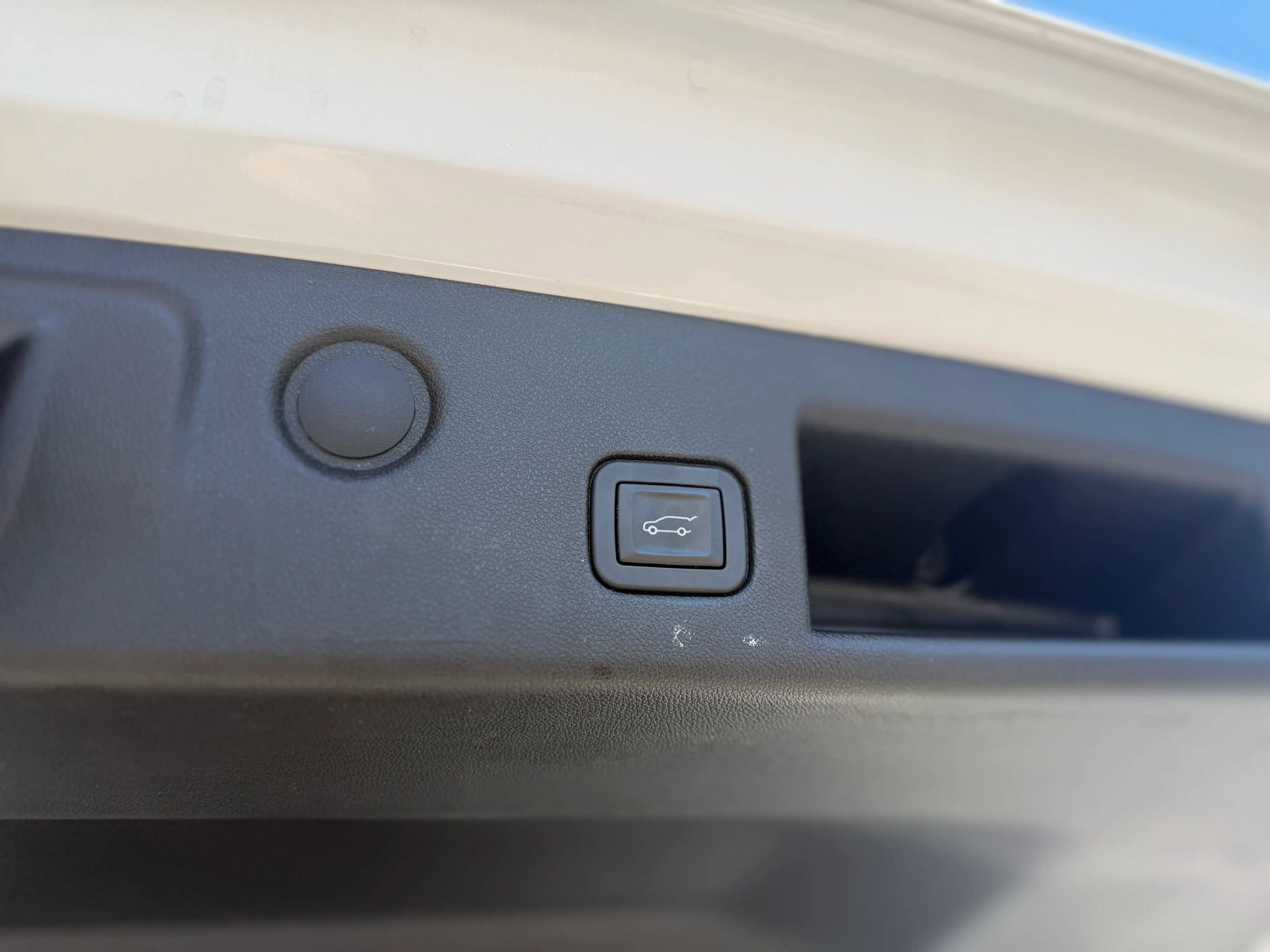 Used 2019 Chevrolet Equinox Premier image 11