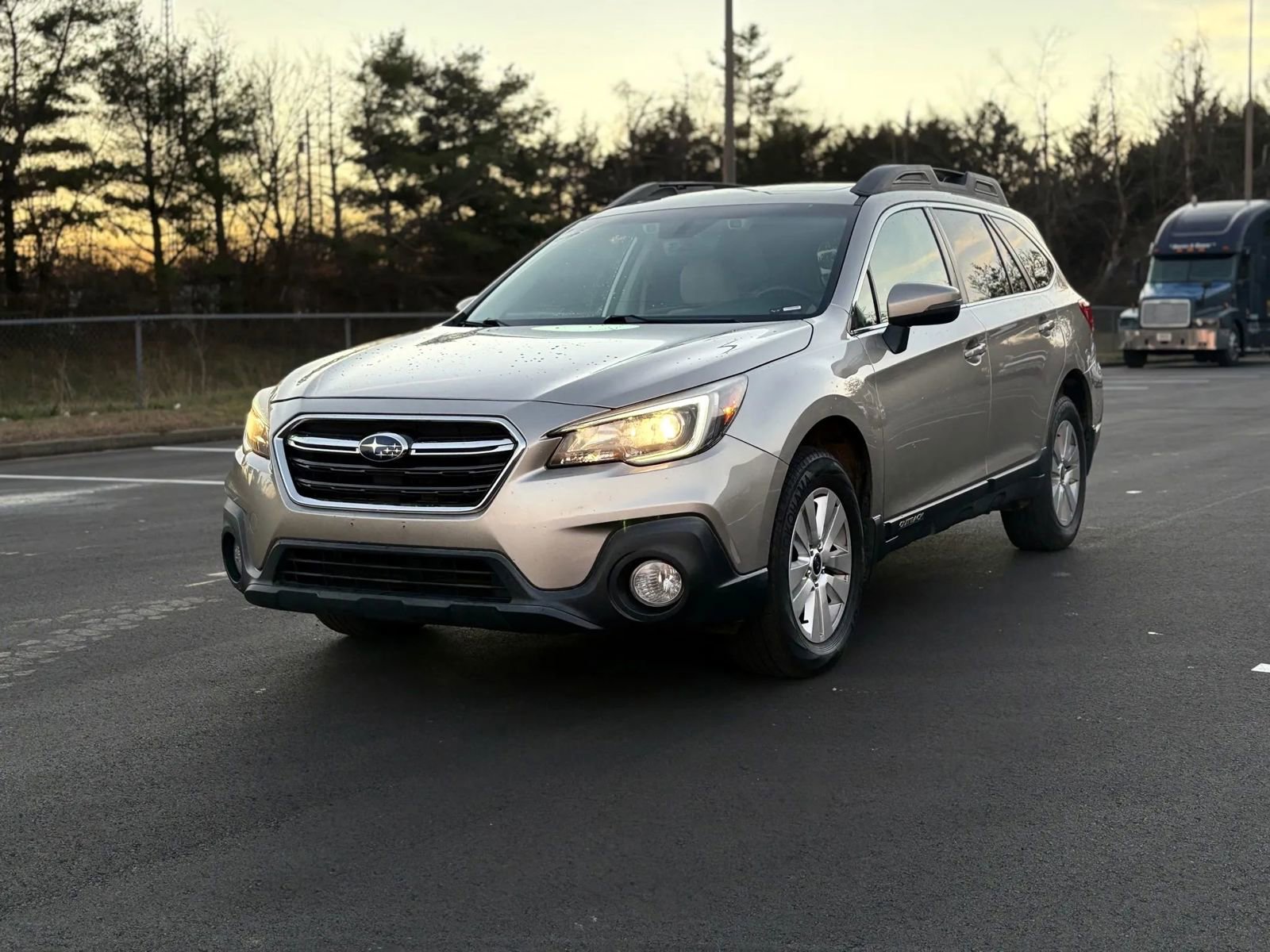 Used 2019 Subaru Outback 2.5i Premium image 1