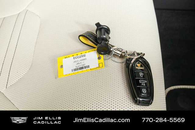Used 2025 Lamborghini Urus SE image 41