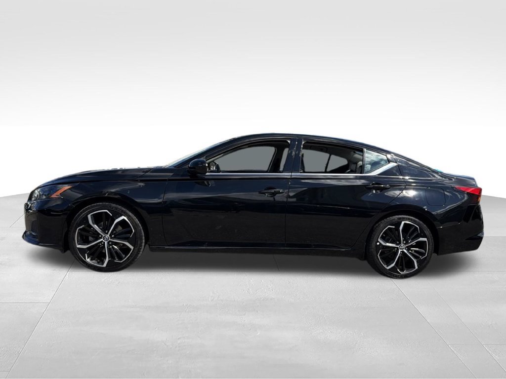 Used 2024 Nissan Altima 2.5 SR FWD image 5