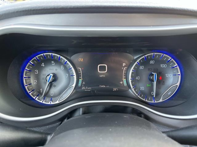 Used 2022 Chrysler Pacifica Touring-L image 33