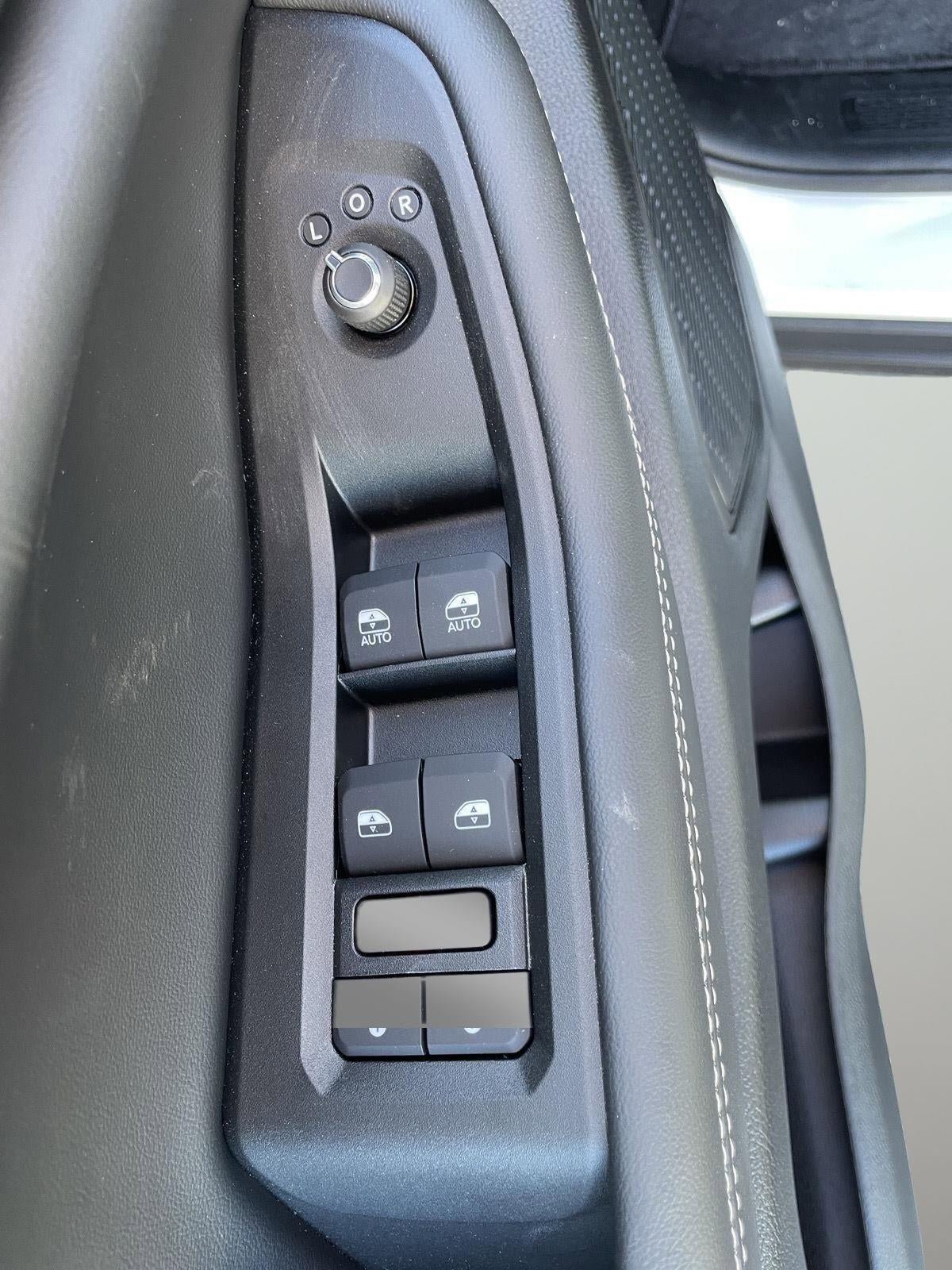 New 2025 Jeep Grand Cherokee Altitude image 9