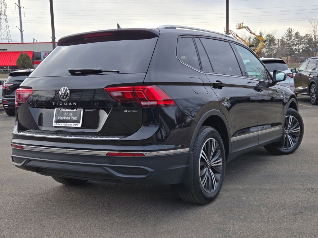 Used 2024 Volkswagen Tiguan Wolfsburg Edition image 15