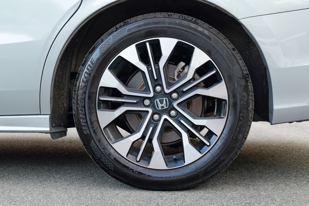 Used 2025 Honda Odyssey Elite image 12