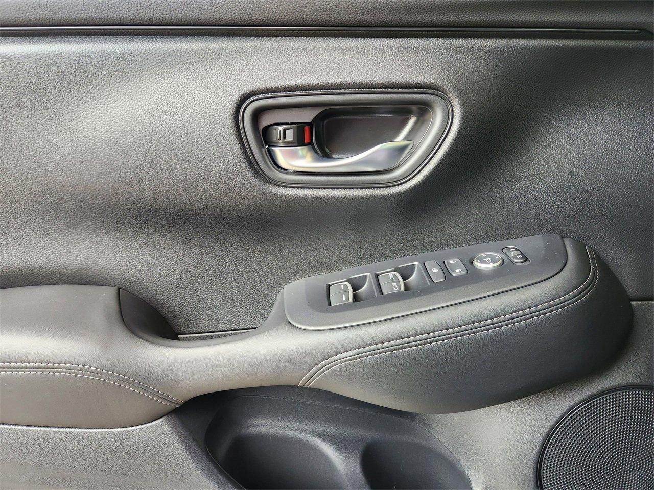 New 2026 Honda HR-V EX-L image 17