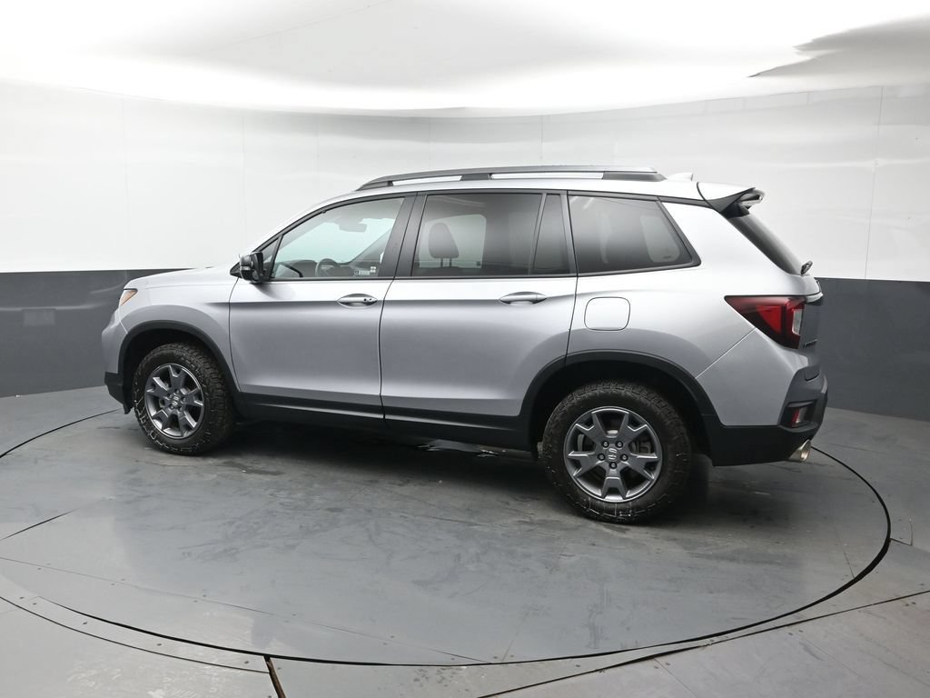 Certified 2024 Honda Passport TrailSport image 3