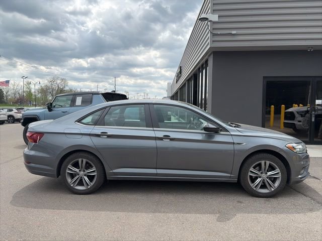 Used 2019 Volkswagen Jetta R-Line image 2