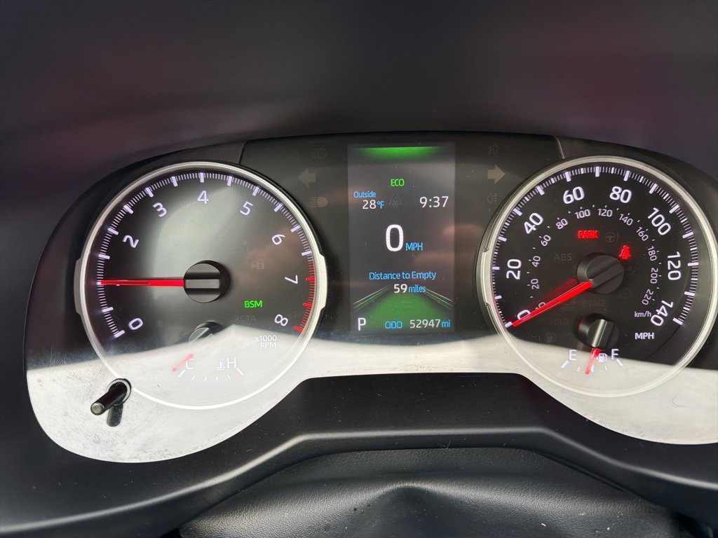 Used 2021 Toyota RAV4 XLE w/ Convenience Package image 7