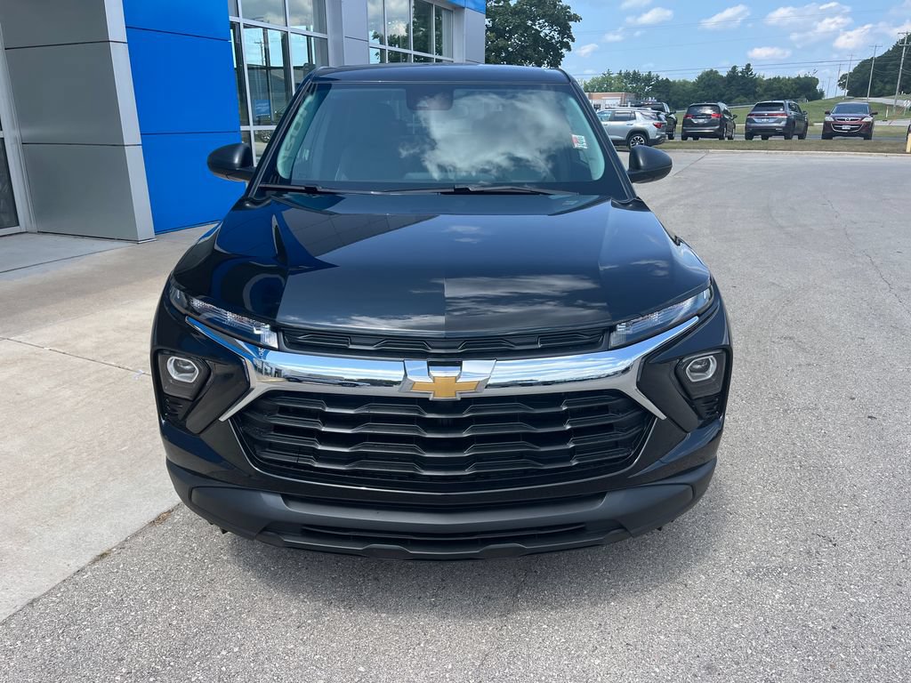 New 2026 Chevrolet TrailBlazer LS w/ LS Convenience Package AWD/4WD image 2