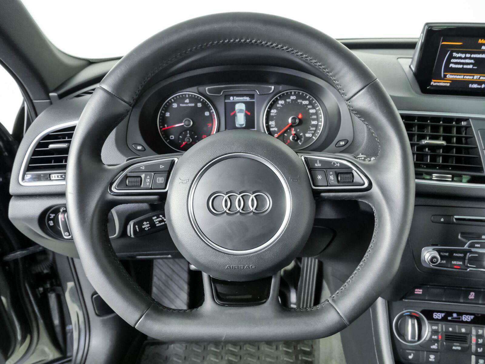 Used 2018 Audi Q3 2.0T Premium Plus w/ S Line Competition Package AWD/4WD image 8