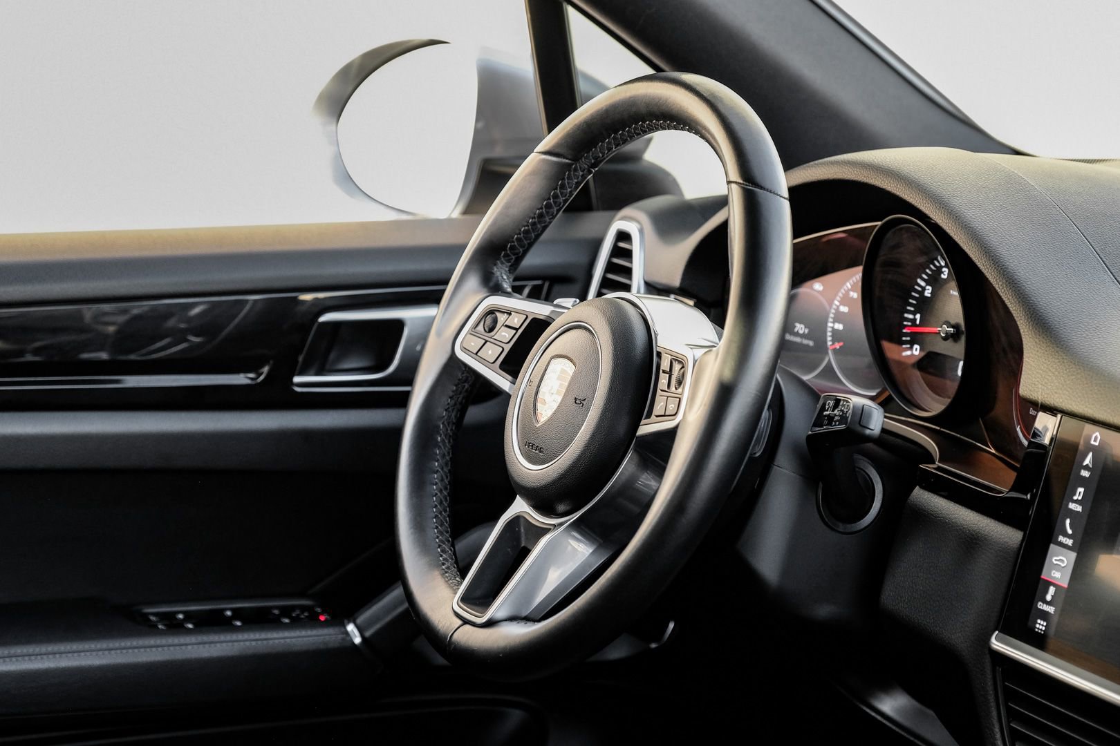 Used 2020 Porsche Cayenne image 12