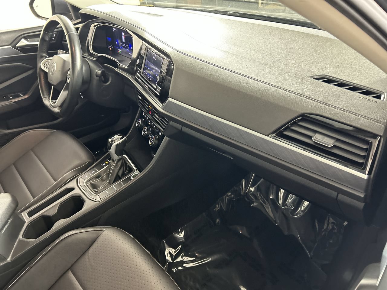 Used 2024 Volkswagen Jetta SE FWD image 27