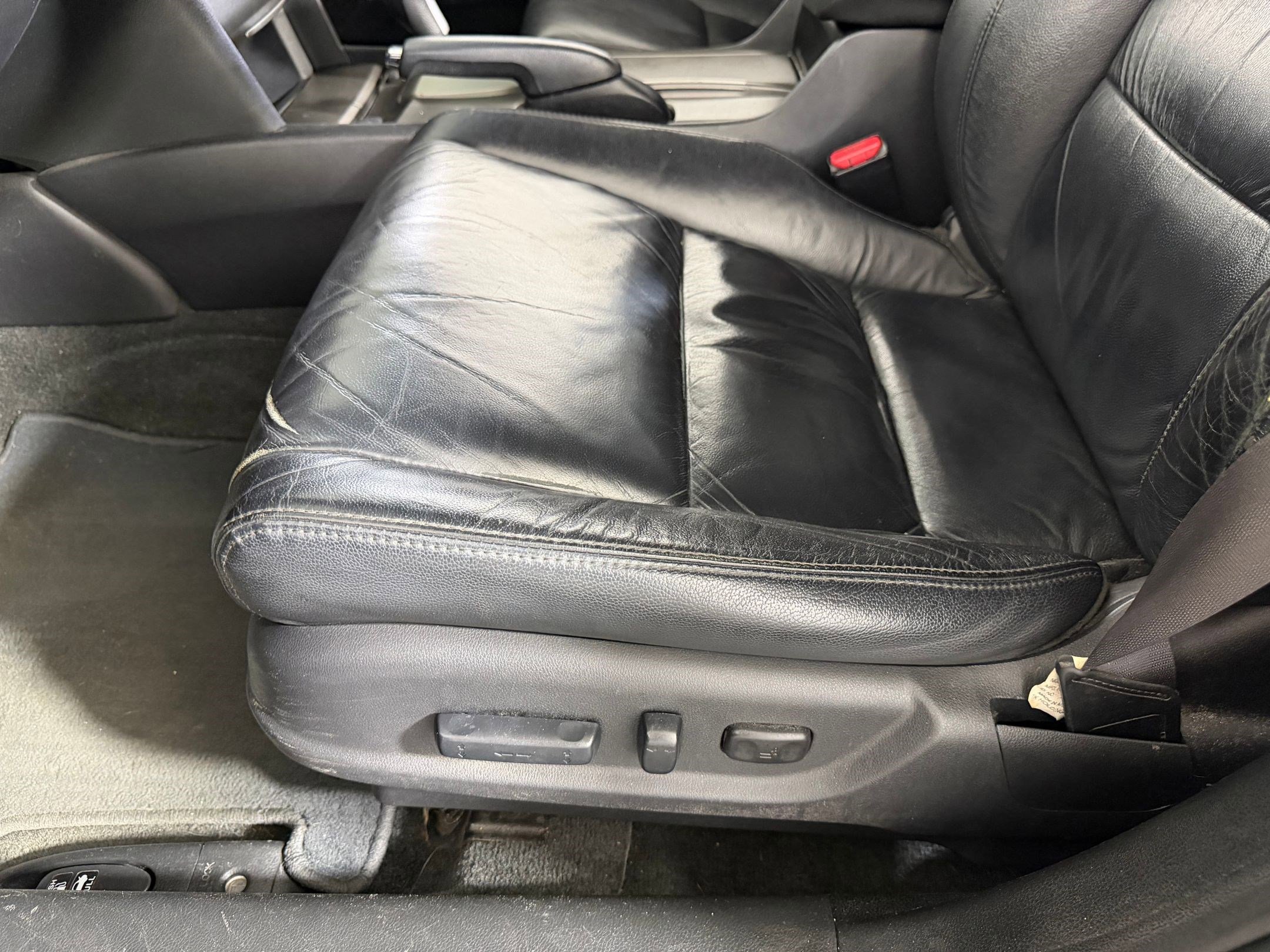 Used 2011 Honda Accord EX-L image 10